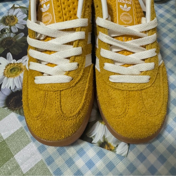 Adidas women’s sneakers - Picture 4 of 8